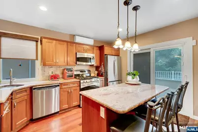 1130 Edgewood Lane, Fort Lee, NJ 07024 - Photo 11