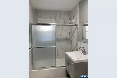 9006 Palisade Plaza 2nd #2nd, North Bergen, NJ 07047 - Photo 5