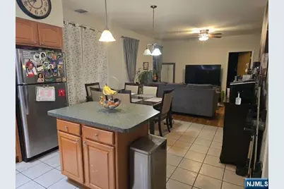 9 Schuyler Court R2 #R2, Kearny, NJ 07032 - Photo 3