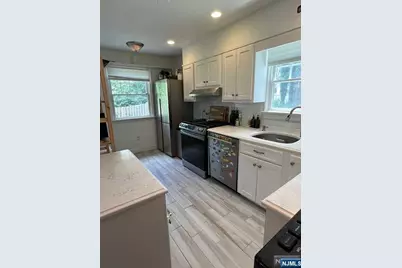 380 Chesterfield Street, Ridgewood, NJ 07450 - Photo 11