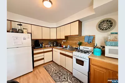 1241 Valley Road 1241A #1241A, Wayne, NJ 07470 - Photo 11