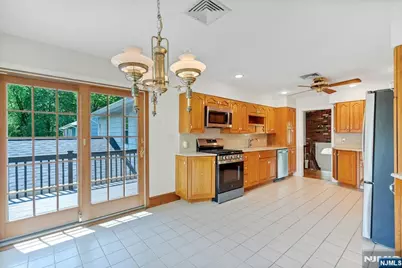 98 Vassar Drive, Paramus, NJ 07652 - Photo 11