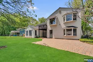 98 Vassar Dr, Paramus, NJ 07652 - Photo 33