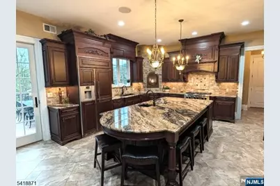 8 Pineview, Boonton Township, NJ 07005 - Photo 5