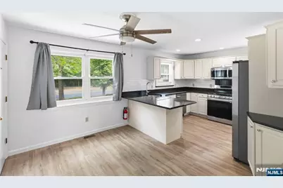 86 N Farview Avenue 1st Floor #1st Floor, Paramus, NJ 07652 - Photo 5