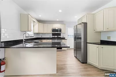 86 N Farview Avenue 1st Floor #1st Floor, Paramus, NJ 07652 - Photo 7