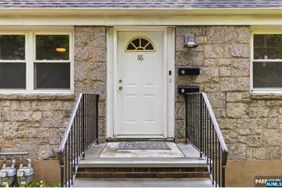 86 N Farview Avenue 1st Floor #1st Floor, Paramus, NJ 07652 - Photo 3