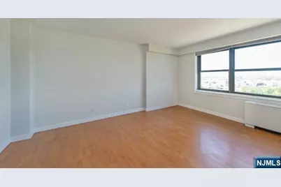 285 Aycrigg Avenue 19F #19F, Passaic, NJ 07055 - Photo 15