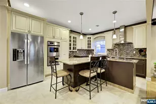 12-65 Burbank St, Fair Lawn, NJ 07410 - Photo 11