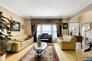 12-65 Burbank St, Fair Lawn, NJ 07410 - Photo 7