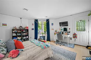 100 1st St, Keyport, NJ 07735 - Photo 9