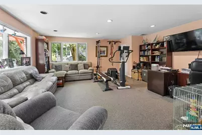 604 Rutland Avenue, Teaneck Township, NJ 07666 - Photo 11