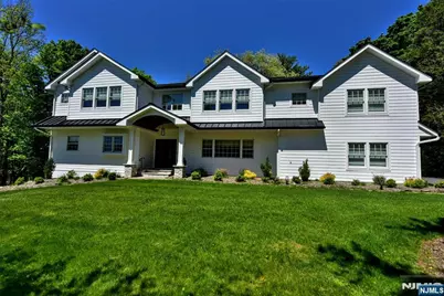 17 Grandview Avenue, Upper Saddle River, NJ 07458 - Photo 3