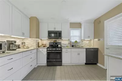 25 Veterans Place, North Arlington, NJ 07031 - Photo 11