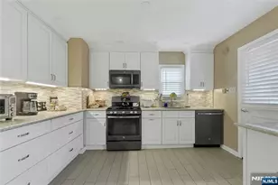 25 Veterans Pl, North Arlington, NJ 07031 - Photo 11