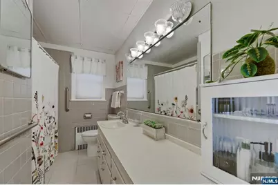 522 Helena Avenue, Wyckoff Township, NJ 07481 - Photo 23
