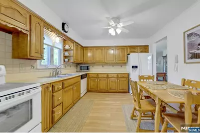 522 Helena Avenue, Wyckoff Township, NJ 07481 - Photo 11