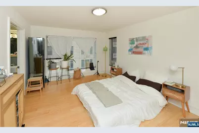 310 Cliff Lane 3F #3F, Cliffside Park, NJ 07010 - Photo 5