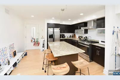 310 Cliff Lane 3F #3F, Cliffside Park, NJ 07010 - Photo 3