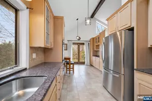 37 Berkshire Rd, Woodcliff Lake, NJ 07677 - Photo 7