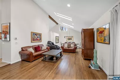 37 Berkshire Road, Woodcliff Lake, NJ 07677 - Photo 5