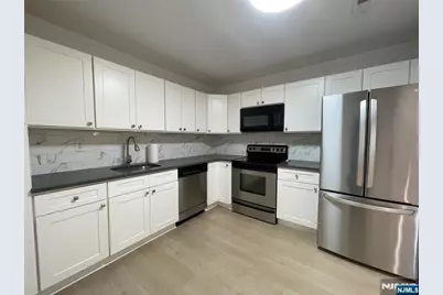 386 Village Court 2101 #2101, Fort Lee, NJ 07024 - Photo 5