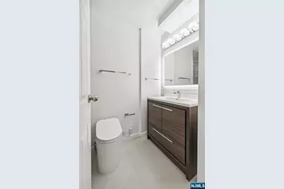 200 Winston 121 #121, Cliffside Park, NJ 07010 - Photo 5