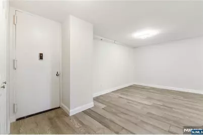 200 Winston 121 #121, Cliffside Park, NJ 07010 - Photo 9