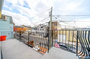 54 Chestnut St, Weehawken, NJ 07086 - Photo 5