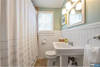 114 Summit Avenue, Waldwick, NJ 07463 - Photo 17