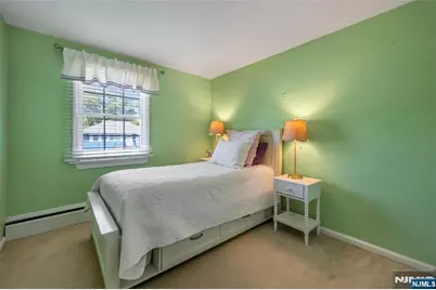 114 Summit Avenue, Waldwick, NJ 07463 - Photo 15