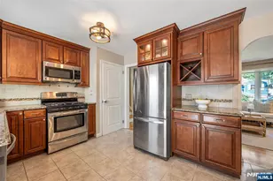 114 Summit Ave, Waldwick, NJ 07463 - Photo 9