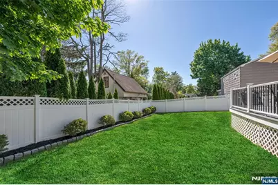 114 Summit Avenue, Waldwick, NJ 07463 - Photo 27