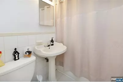 41 New York Avenue, Bergenfield, NJ 07621 - Photo 5