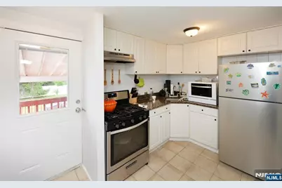 41 New York Avenue, Bergenfield, NJ 07621 - Photo 3
