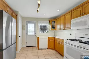 23 William St, Saddle Brook Township, NJ 07663 - Photo 9