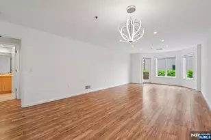 303 Stockton Ct, Edgewater, NJ 07020 - Photo 3
