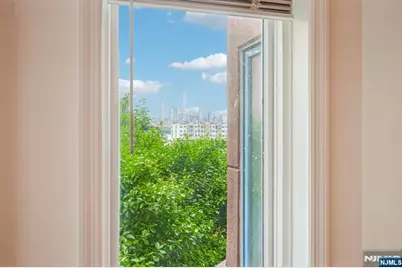 303 Stockton Court S303 #S303, Edgewater, NJ 07020 - Photo 21