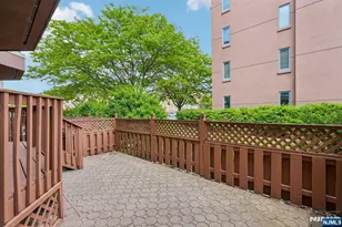 303 Stockton Ct, Edgewater, NJ 07020 - Photo 29