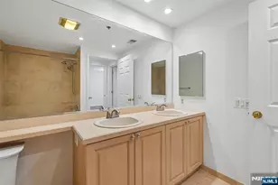 303 Stockton Ct, Edgewater, NJ 07020 - Photo 19