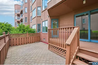 303 Stockton Court S303 #S303, Edgewater, NJ 07020 - Photo 27