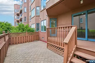303 Stockton Ct, Edgewater, NJ 07020 - Photo 27