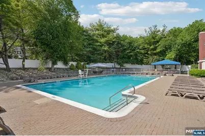 303 Stockton Court S303 #S303, Edgewater, NJ 07020 - Photo 35