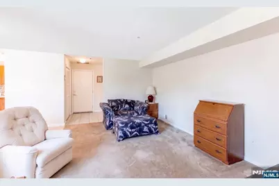 81 Park Edge 2K #2K, Berkeley Heights Township, NJ 07922 - Photo 9
