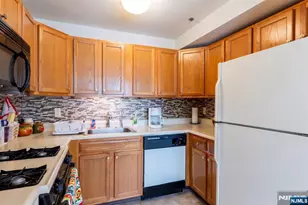 81 Park Edge 2K, Berkeley Heights Township, NJ 07922 - Photo 5