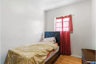 161 Seaview Avenue, Jersey City, NJ 07305 - Photo 13