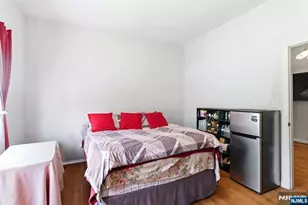 161 Seaview Ave, Jersey City, NJ 07305 - Photo 5