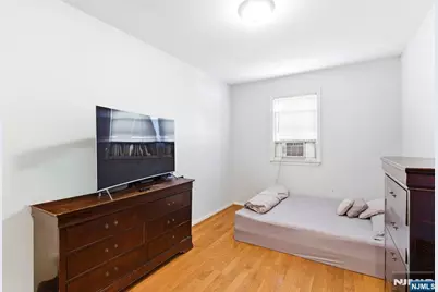 161 Seaview Avenue, Jersey City, NJ 07305 - Photo 11