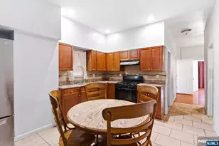 161 Seaview Ave, Jersey City, NJ 07305 - Photo 3