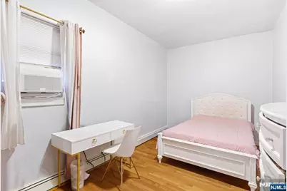 161 Seaview Avenue, Jersey City, NJ 07305 - Photo 9